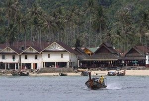 Mourners gather for Quebec sisters found dead at Thai beach resort | iNFOnews.ca CP19255482