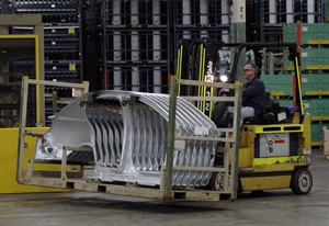 US economy accelerates at 2.5 per cent rate in first quarter, propelled by consumer spending | iNFOnews.ca CP23087549