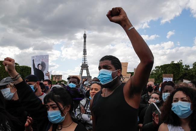 Anger, activism grow over police abuse amid French lockdown | iNFOnews.ca