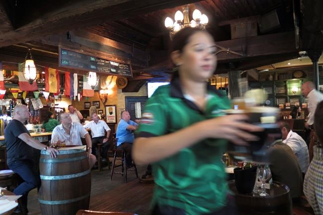 Abu Dhabi, UAE's conservative capital, ends alcohol licenses | iNFOnews.ca CP702980503