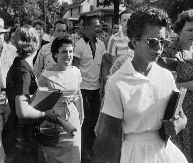 Clinton celebrates Little Rock 9, warns more work lies ahead | iNFOnews.ca