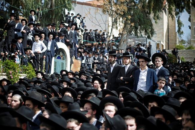 Tens of thousands at Jerusalem funeral of influential rabbi | iNFOnews.ca