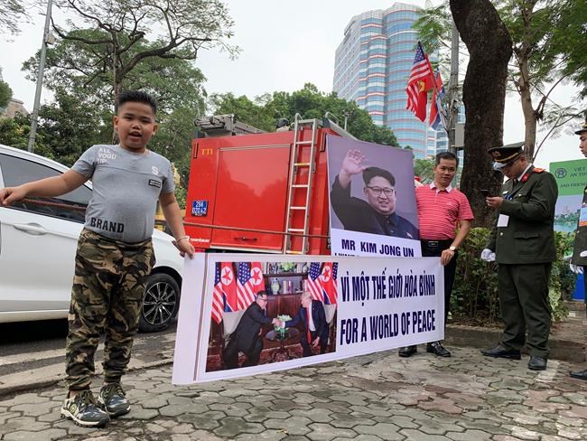 Trump, Kim share smiles, dinner before nuke talks | iNFOnews.ca Trump, Kim share smiles, dinner before nuke talks | iNFOnews.ca