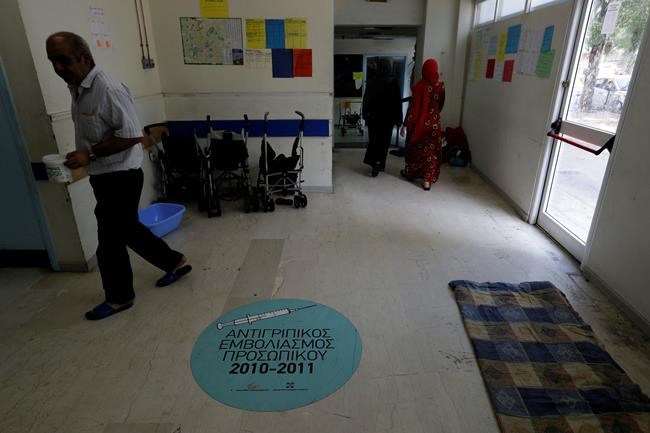 Greece: Stranded migrants stage protests outside camps | iNFOnews.ca