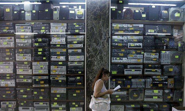 Greece says new bailout talks to begin after lawmakers pass bank resolution laws Wednesday | iNFOnews.ca CP33915316