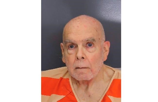 Ex-priest dies months into imprisonment for raping boys | iNFOnews.ca
