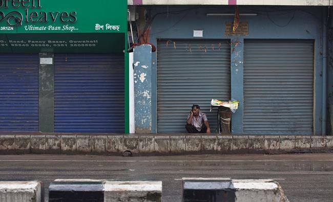 India faces protests over rising fuel prices | iNFOnews.ca India faces protests over rising fuel prices | iNFOnews.ca