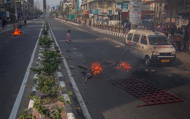 Police kill 2 protesters defying curfew in Indian state | iNFOnews.ca Police kill 2 protesters defying curfew in Indian state | iNFOnews.ca