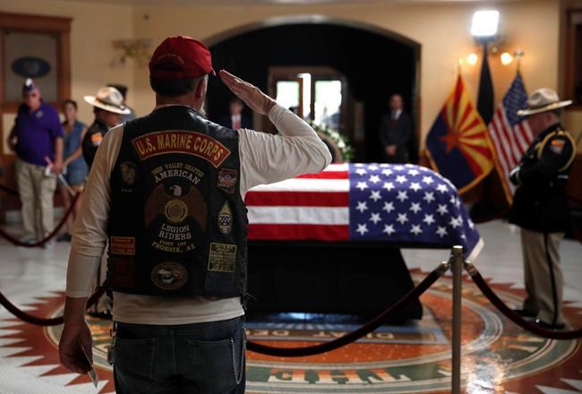 'Real hero': Crowds brave Arizona heat to honour John McCain | iNFOnews.ca 'Real hero': Crowds brave Arizona heat to honour John McCain | iNFOnews.ca