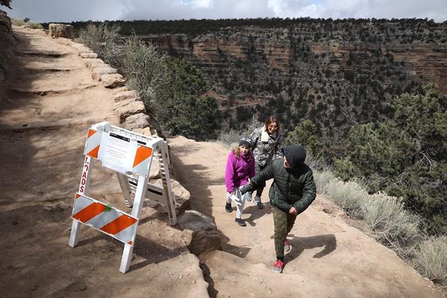 Calls mount to close Grand Canyon after resident gets virus | iNFOnews.ca