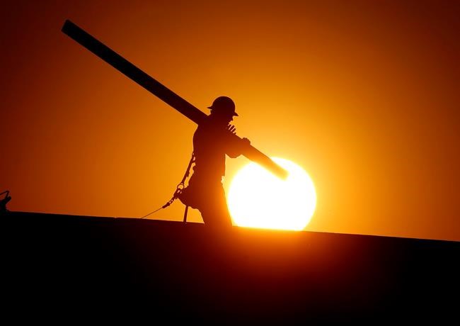 The Latest: 2nd straight record hot day in Las Vegas | iNFOnews.ca