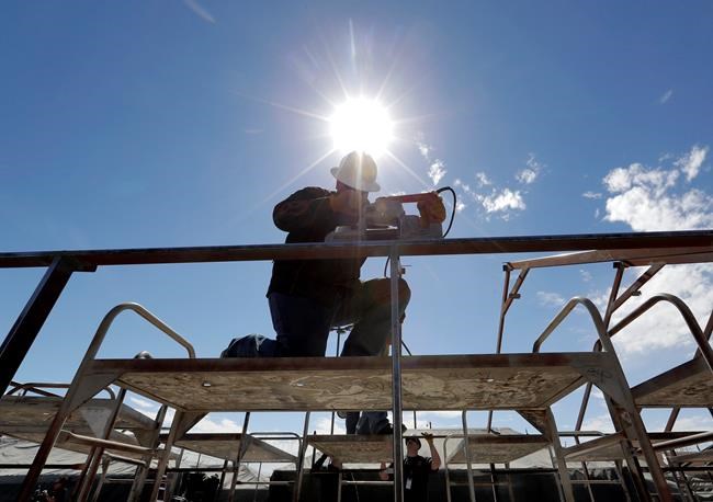 Workers start dismantling jail tent complex in Phoenix | iNFOnews.ca Workers start dismantling jail tent complex in Phoenix | iNFOnews.ca
