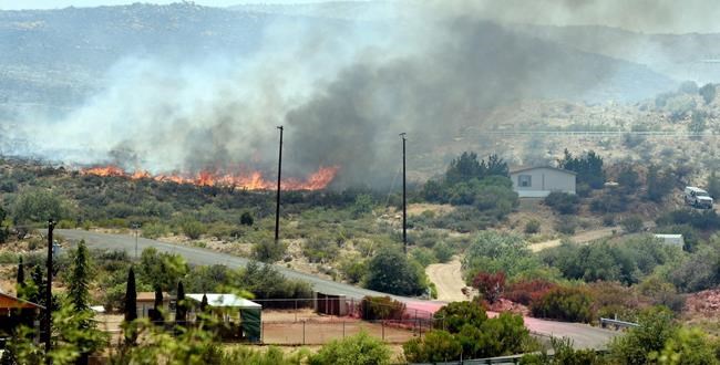 Wind and heat are driving wildfires in the West | iNFOnews.ca Wind and heat are driving wildfires in the West | iNFOnews.ca