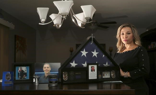 Police departments confront 'epidemic' in officer suicides | iNFOnews.ca