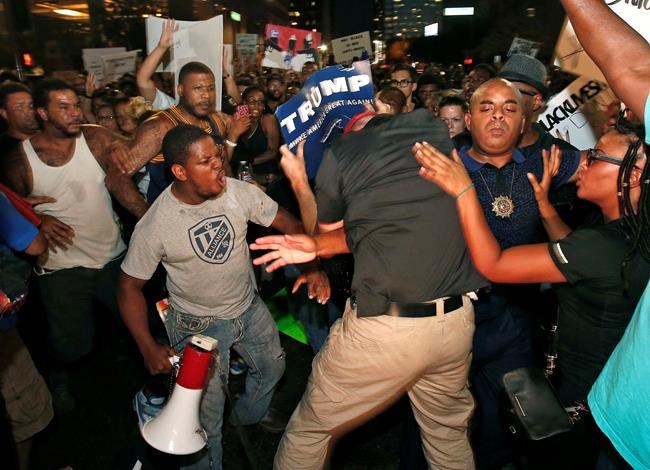 Protesters nationwide denounce police shootings of blacks | iNFOnews.ca