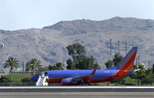 Southwest Airlines flight from LA to Texas diverted to Phoenix airport after possible threat | iNFOnews.ca CP23751538