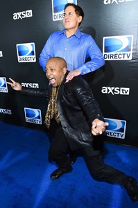 Rihanna and Kanye West rock - and serenade - DirecTV party on eve of Super Bowl | iNFOnews.ca