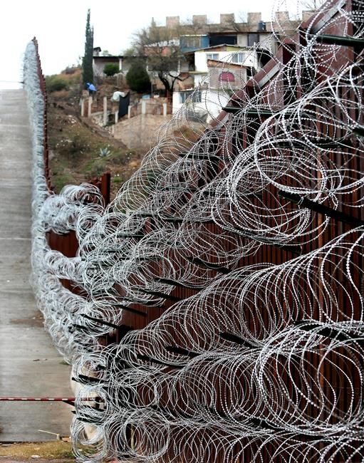 Arizona city officials want border wall's razor wire removed | iNFOnews.ca Arizona city officials want border wall's razor wire removed | iNFOnews.ca
