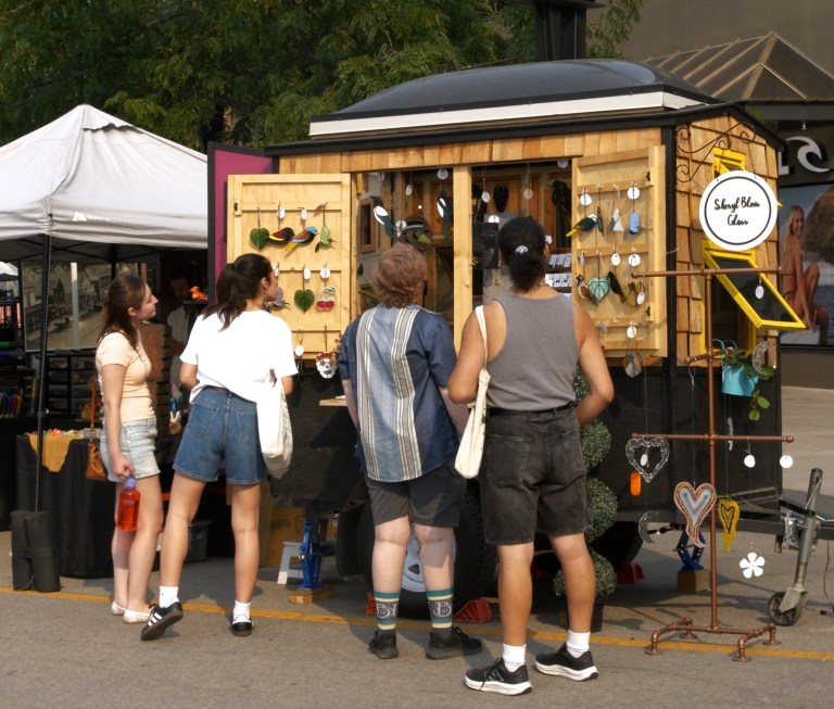 iN VIDEO: Arts on the Avenue celebrates Visual Arts in downtown Kelowna | iNFOnews.ca