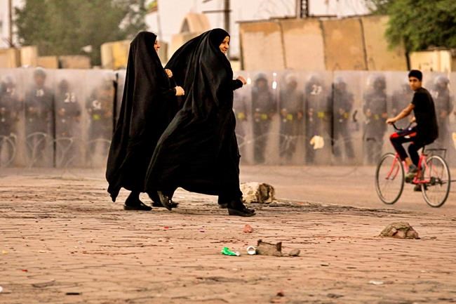 Protester killed in southern Iraq as tensions flare again | iNFOnews.ca CP569835133