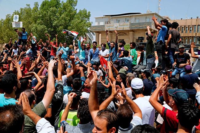 Activists: Iraqi police arresting protesters in the south | iNFOnews.ca Activists: Iraqi police arresting protesters in the south | iNFOnews.ca
