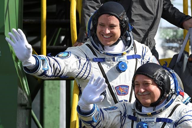 American, Russian cheered as they reach Intl Space Station | iNFOnews.ca