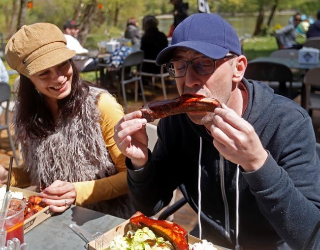 Vaccines mean Hungary's restaurants open for outdoor service | iNFOnews.ca Vaccines mean Hungary's restaurants open for outdoor service | iNFOnews.ca