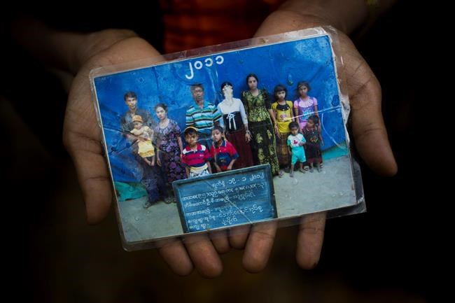 AP PHOTOS: What Rohingya carry as they flee Myanmar violence | iNFOnews.ca AP PHOTOS: What Rohingya carry as they flee Myanmar violence | iNFOnews.ca
