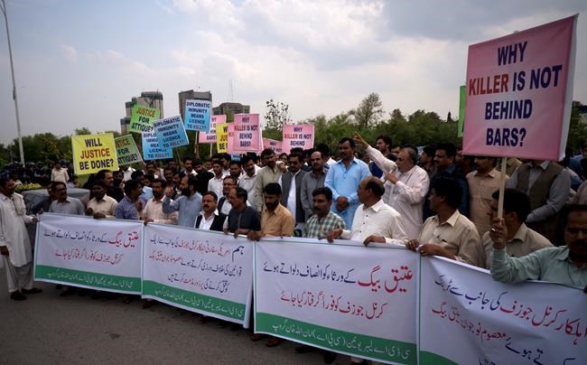 Family of man killed by US diplomat's car rally in Islamabad | iNFOnews.ca