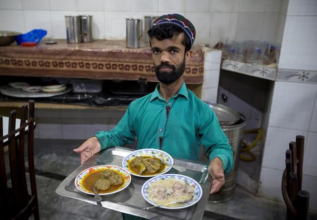 Pakistani waiter finds fame as 'Game of Thrones' look-alike | iNFOnews.ca Pakistani waiter finds fame as 'Game of Thrones' look-alike | iNFOnews.ca
