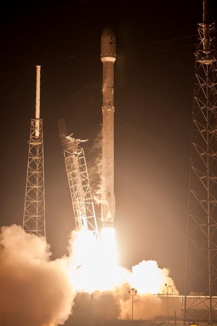SpaceX lands rocket at sea 2nd time after satellite launch | iNFOnews.ca