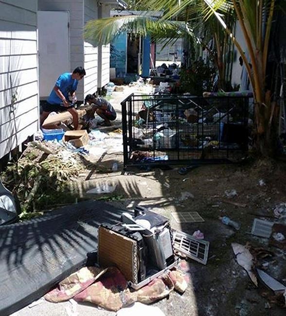 Papua New Guinea officials remove last refugees from camp | iNFOnews.ca