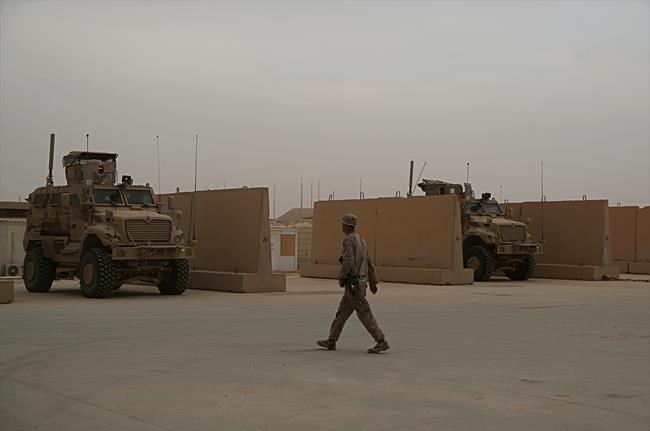 As caliphate crumbles, US builds outposts in western Iraq | iNFOnews.ca CP281227726