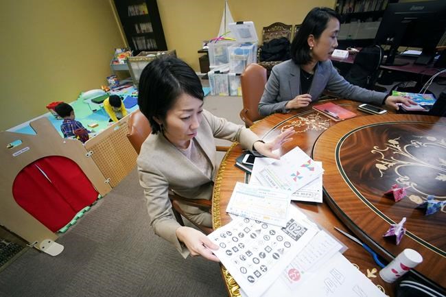 Japanese mothers struggle to cope after virus shuts schools | iNFOnews.ca