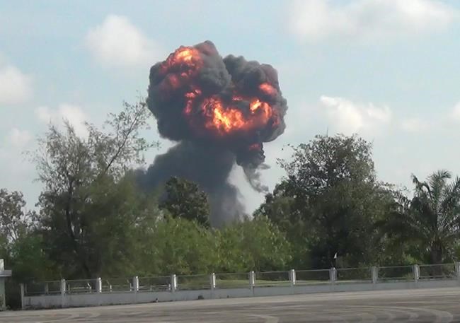 Pilot killed as Thai fighter jet crashes at air show | iNFOnews.ca Pilot killed as Thai fighter jet crashes at air show | iNFOnews.ca