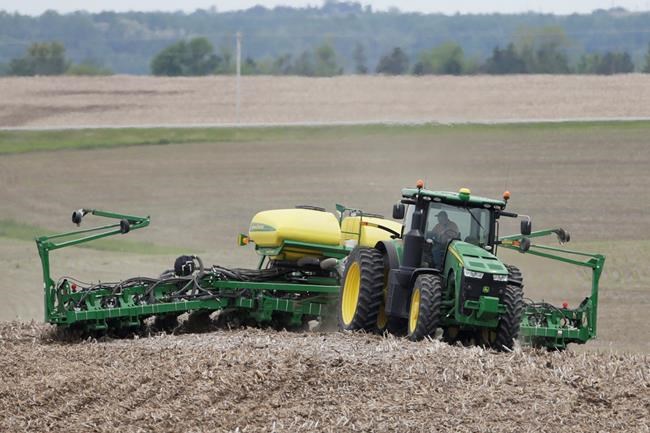 Spokesman: China has made deals to buy US soybeans, pork | iNFOnews.ca CP327290963