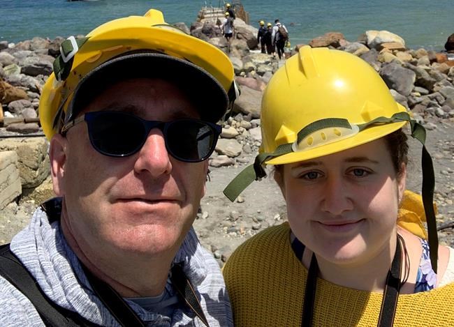 Rescuer describes horror of New Zealand's silent eruption | iNFOnews.ca CP1876859364