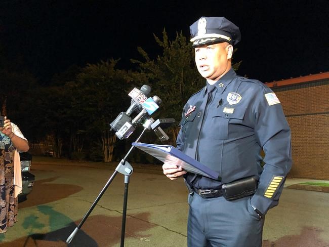 Police, angry crowd face off after shooting in Memphis | iNFOnews.ca