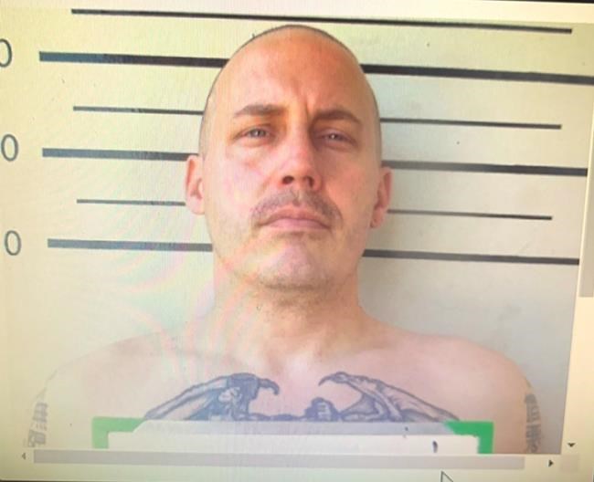 American fugitive shoots self, wife as Thai police close in | iNFOnews.ca