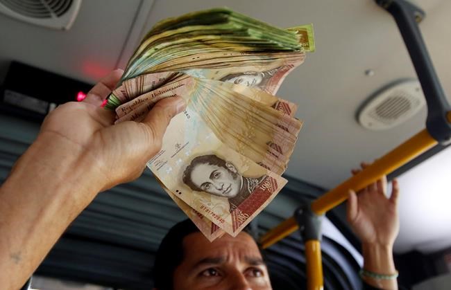 Venezuelans abroad panhandle with their useless cash | iNFOnews.ca
