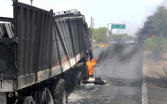 Shots fired at protest kill 5 farmers in central India | iNFOnews.ca Shots fired at protest kill 5 farmers in central India | iNFOnews.ca