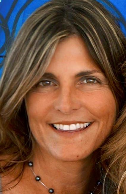 Husband: Wife's fatal stabbing near Paris was random attack | iNFOnews.ca