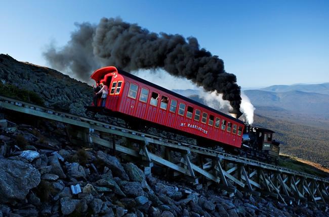 Hiker survives 200-foot fall during Mount Washington descent | iNFOnews.ca