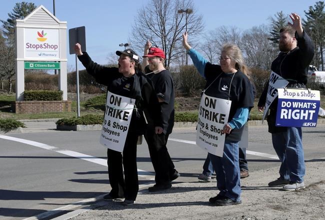 Stop & Shop supermarket workers in 3 states go on strike | iNFOnews.ca