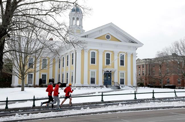 College responds to Trump's order with refugee scholarship | iNFOnews.ca