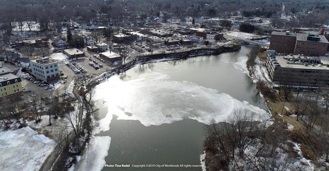 A dying disk: Warm weather deteriorates river's wheel of ice | iNFOnews.ca