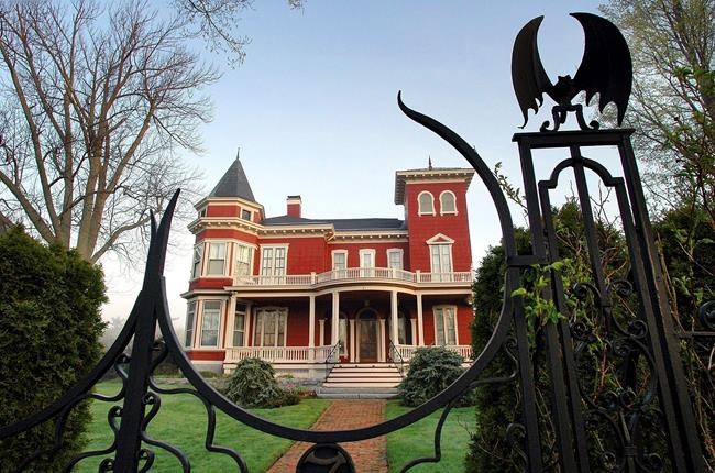 Stephen, Tabitha King plan changes to iconic Maine home | iNFOnews.ca Stephen, Tabitha King plan changes to iconic Maine home | iNFOnews.ca