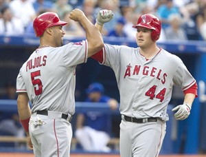 AL Roundup: Trout, Trumbo lead Los Angeles Angels over Toronto Blue Jays 9-7 | iNFOnews.ca CP19238950