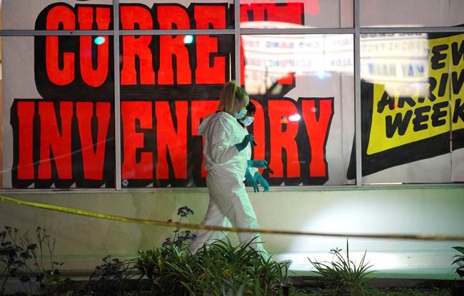 Suspects sought in California bowling alley triple homicide | iNFOnews.ca Suspects sought in California bowling alley triple homicide | iNFOnews.ca