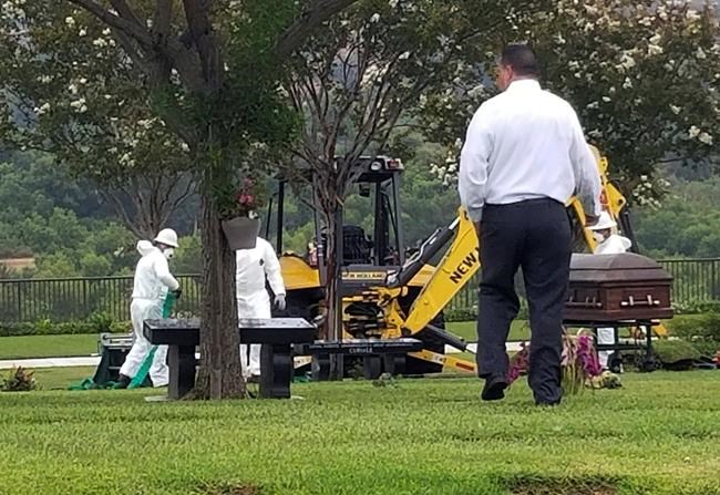 Man mistakenly buried in California body mix-up is exhumed | iNFOnews.ca